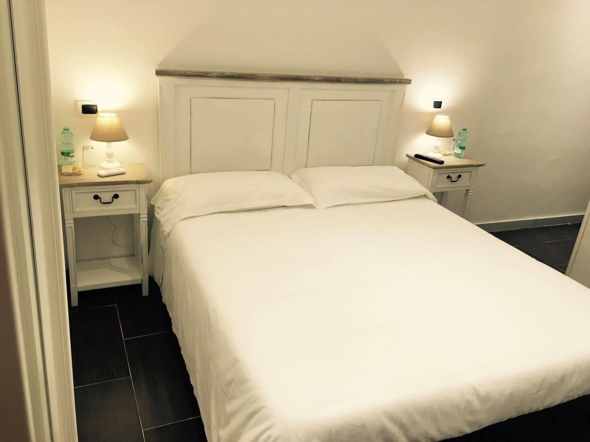 Guesthouse O Affittacamere La Civetta Di Trastevere Rome Exterior photo